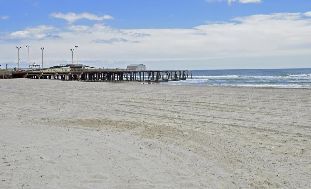 Boardwalk Resorts At Atlantic Palace Atlantic City Exterior photo